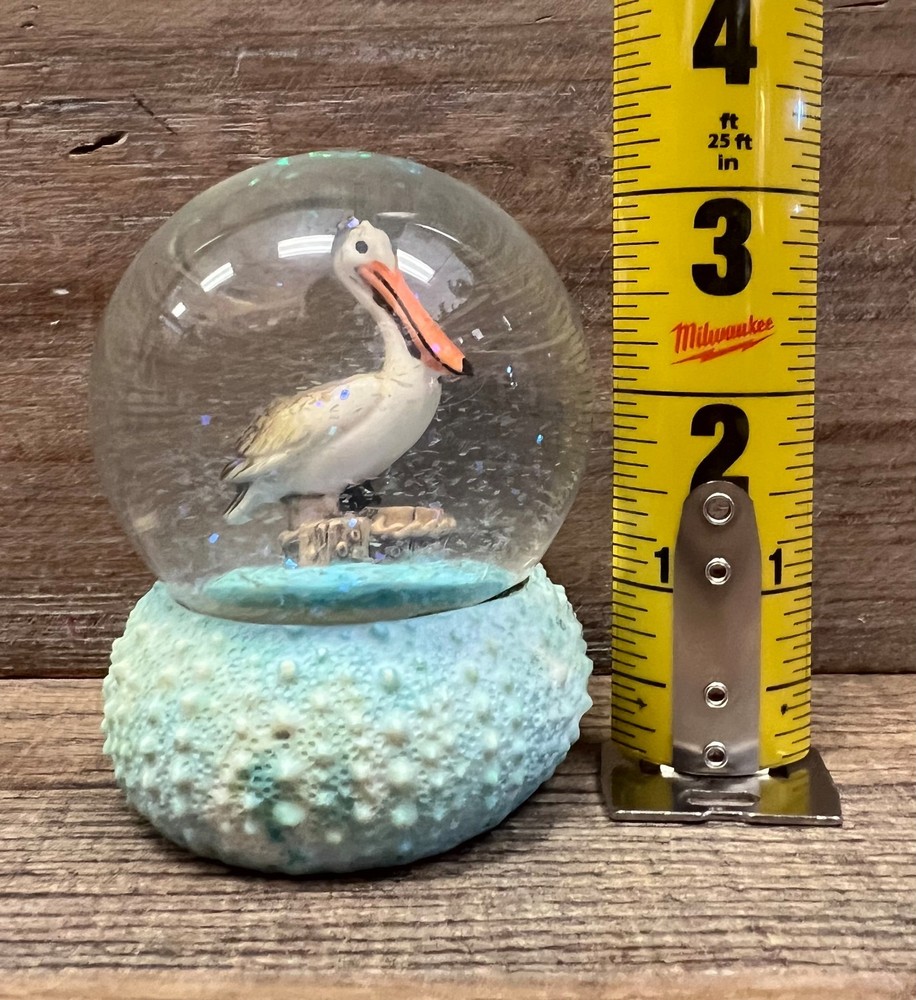 Pelican Snowglobe 3" x 2.5"