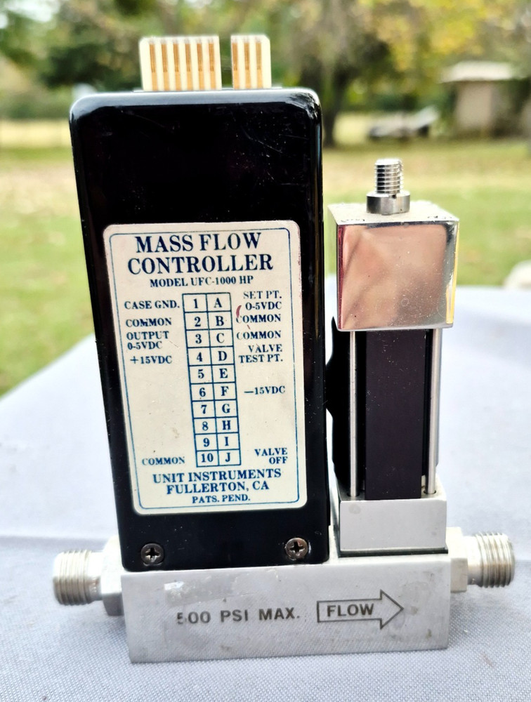 Unit UFC-1100HP Mass Flow Controller Range 200 SCCM Gas CHF3