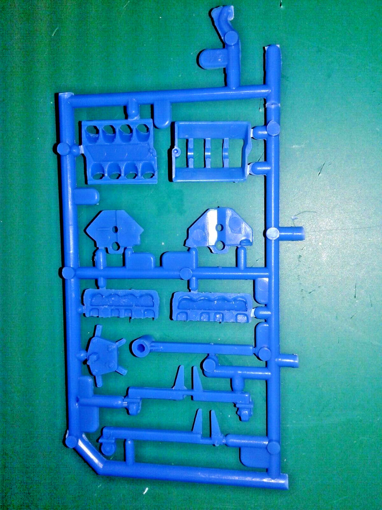 AMT '66 NOVA DISPLAY ENGINE STAND WITH ENGINE....PERFECT FOR DIORAMA