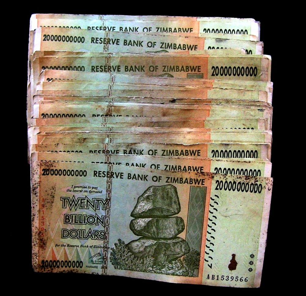 100 x Zimbabwe 20 Billion Dollar banknotes-low grade/poor condition 1 bundle