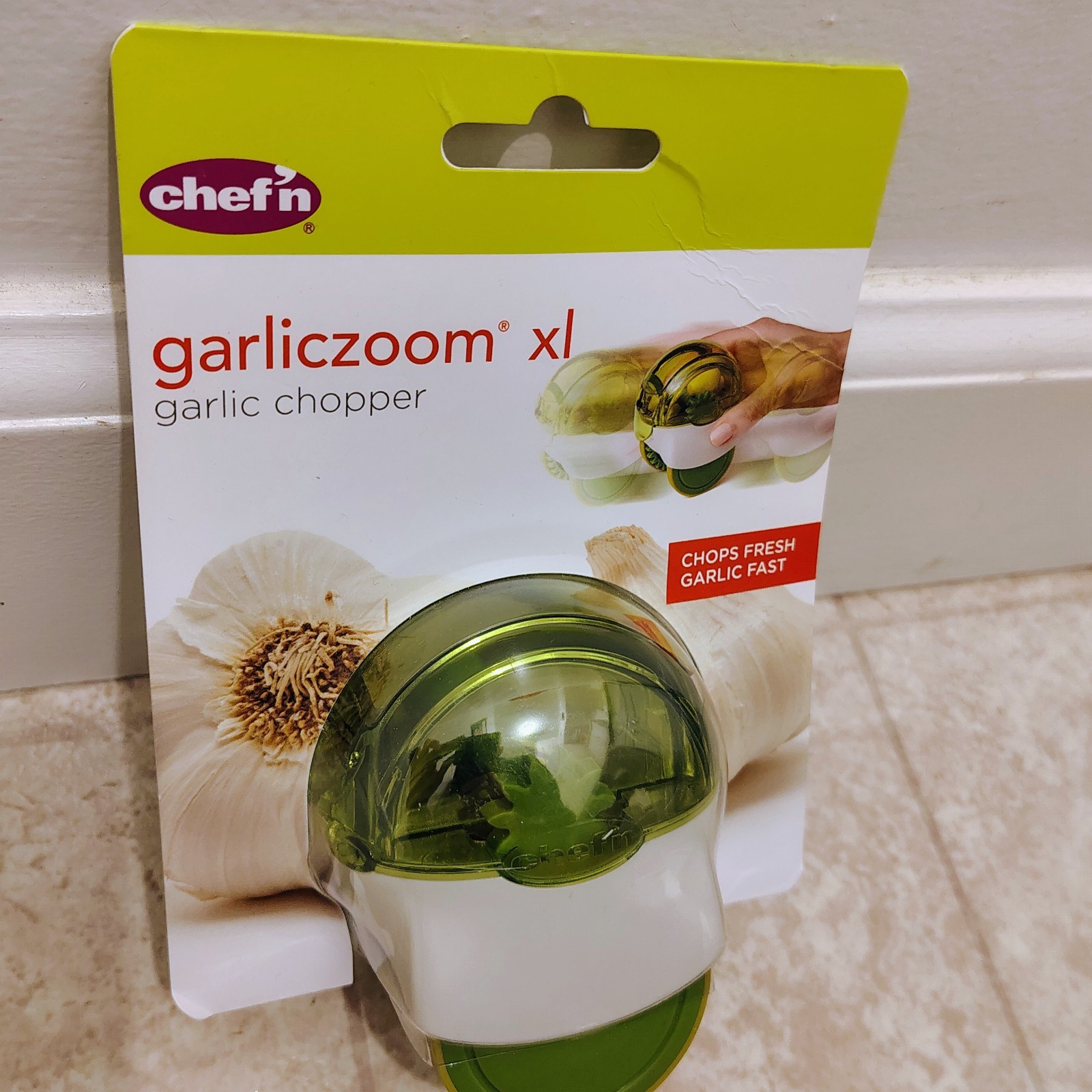 Chef’n GarlicZoom XL Garlic Chopper – Fresh Garlic Mincer – New in Package