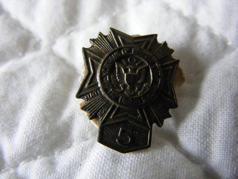 VFW 5 Year Pin     b
