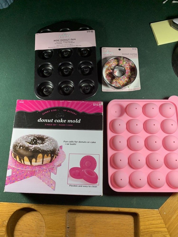 4 Donut Making Pans
