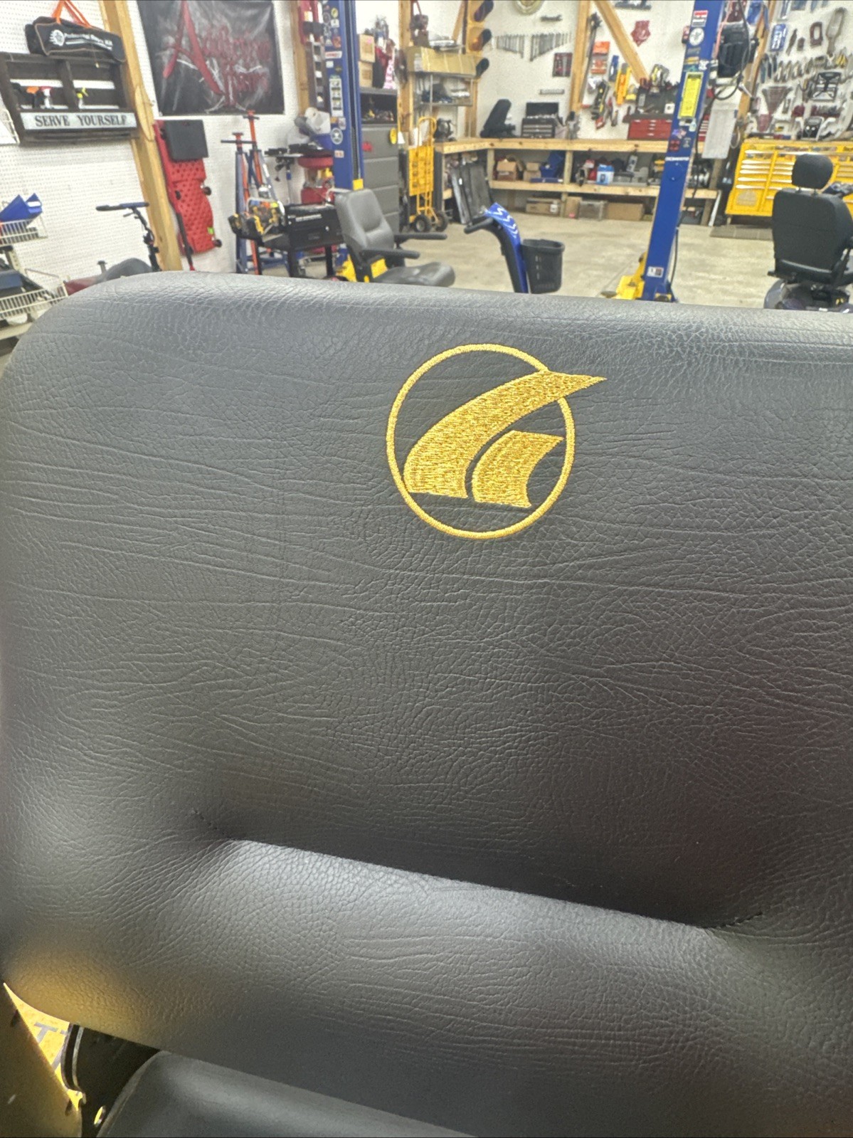 🥇Golden Companion Seat 18" X 16" ~NICE~ Armrest & Seat Mount!! *L@@K WoW*