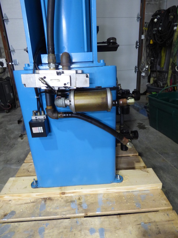 Air Hydraulics C-Frame Press 5.5 Ton Clean Machine