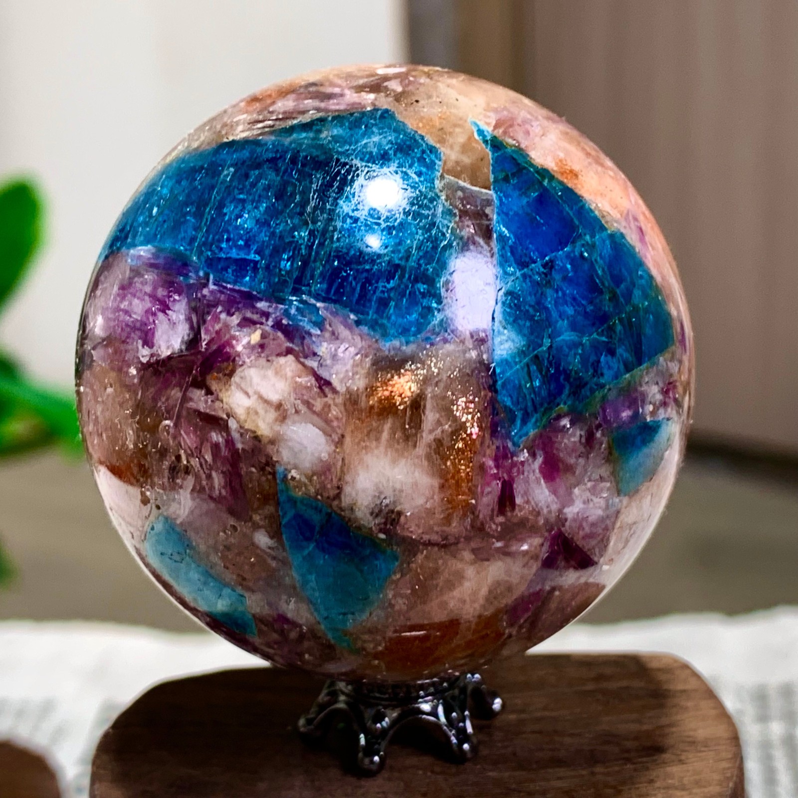 180G Natural Blue Aptite +Sun Stone purple lepidolite Sphere mineral sample