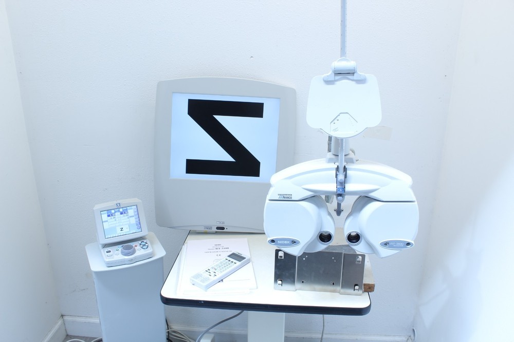 NIDEK RT-3100 Auto Refractor Keratometer w/ SC-1600 Chart Projector