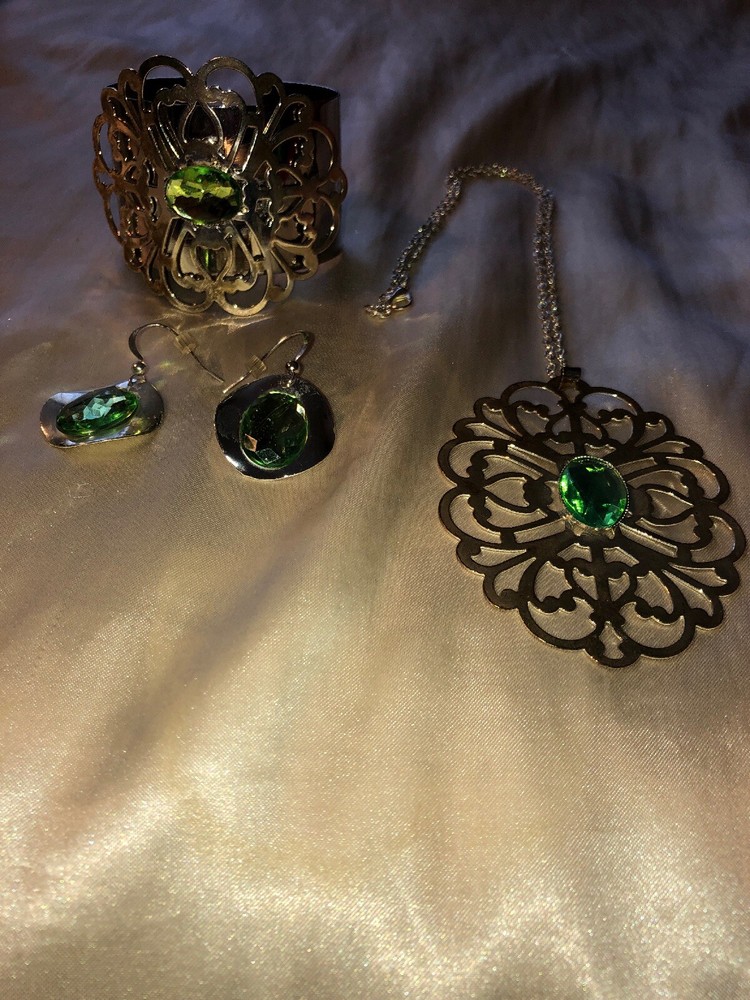 Light Green Jewelry Set