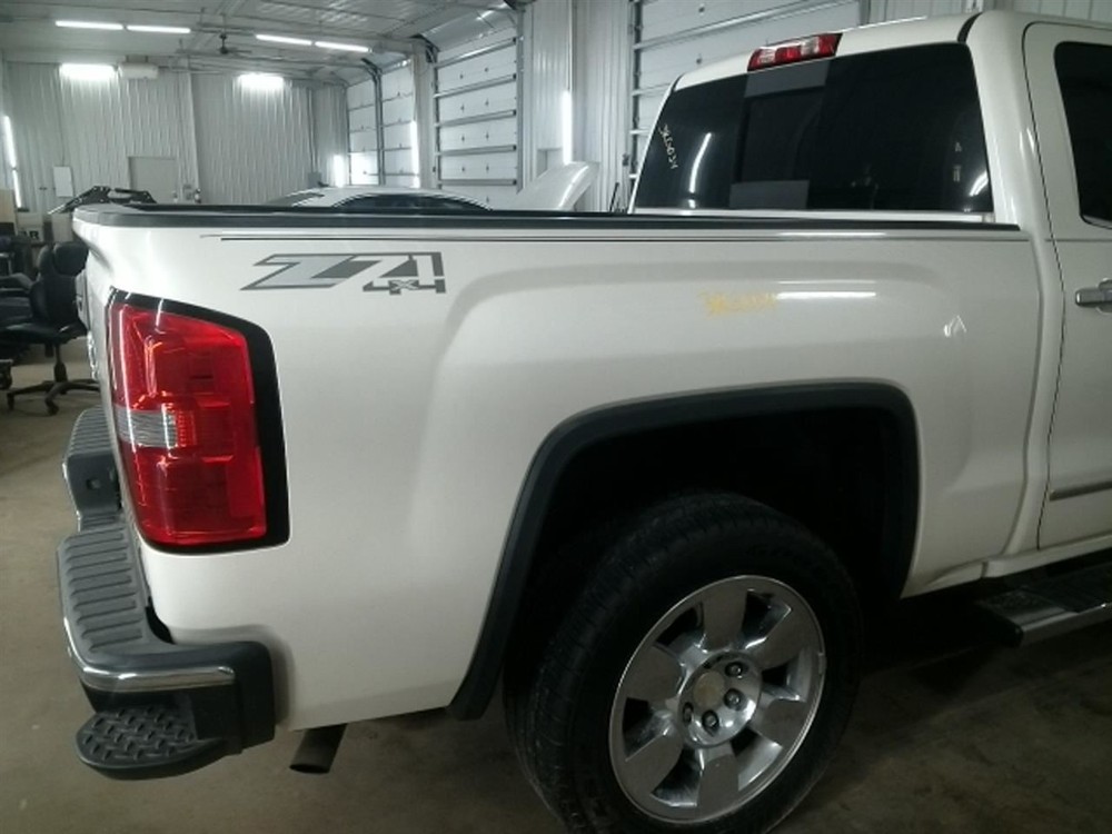 SIERRA150 2014 High Mounted Stop Light 104875339