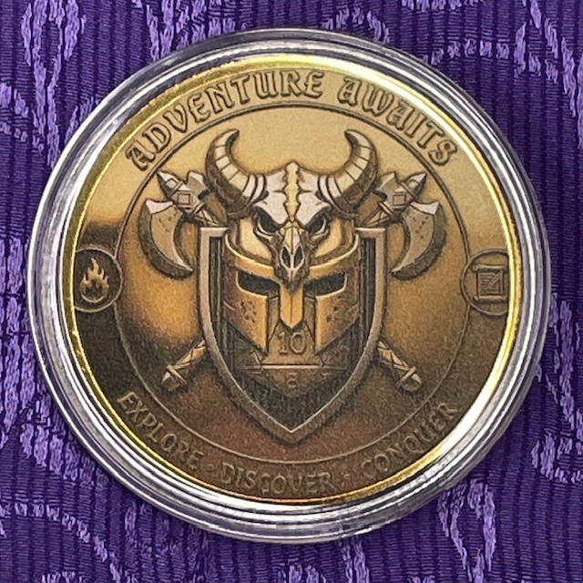 DUNGEONS & DRAGONS TOKEN IN PLASTIC CASE