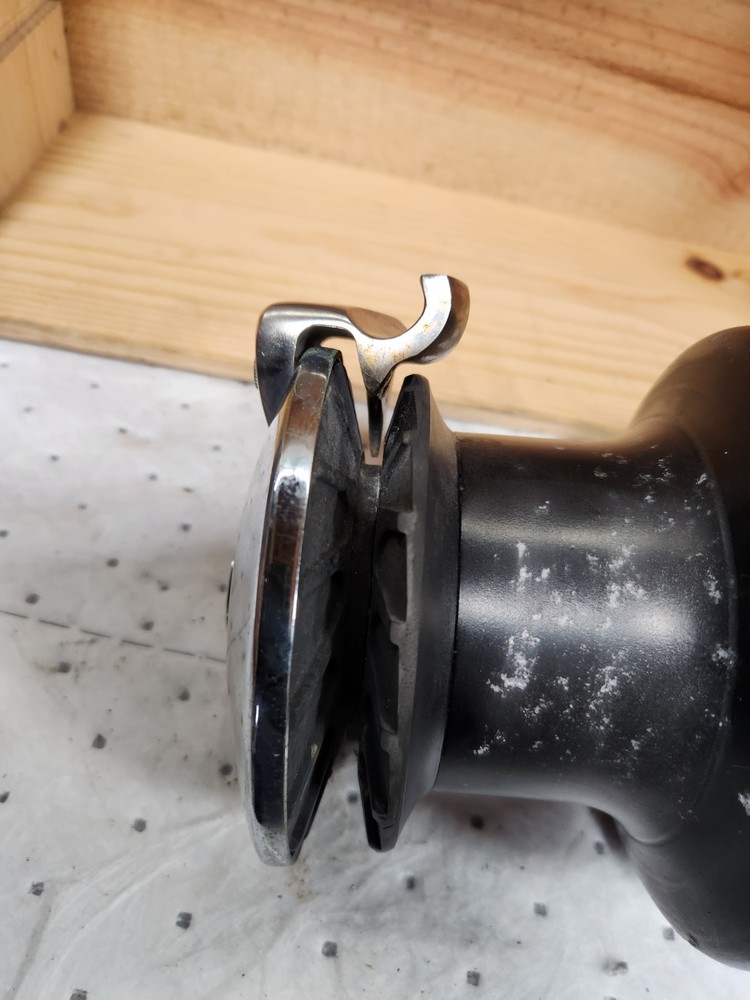 Barlow 24 ST self Tailing Winch With Handle