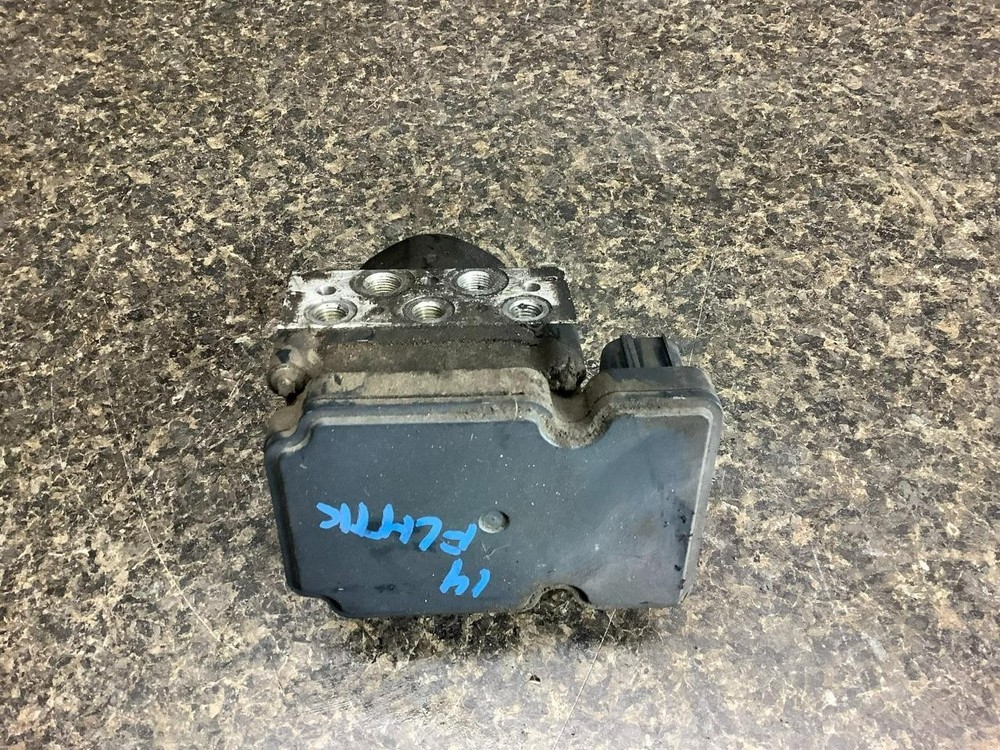 14 Harley Electra-Glide FLHT FLHTK  ABS Pump Module 85H