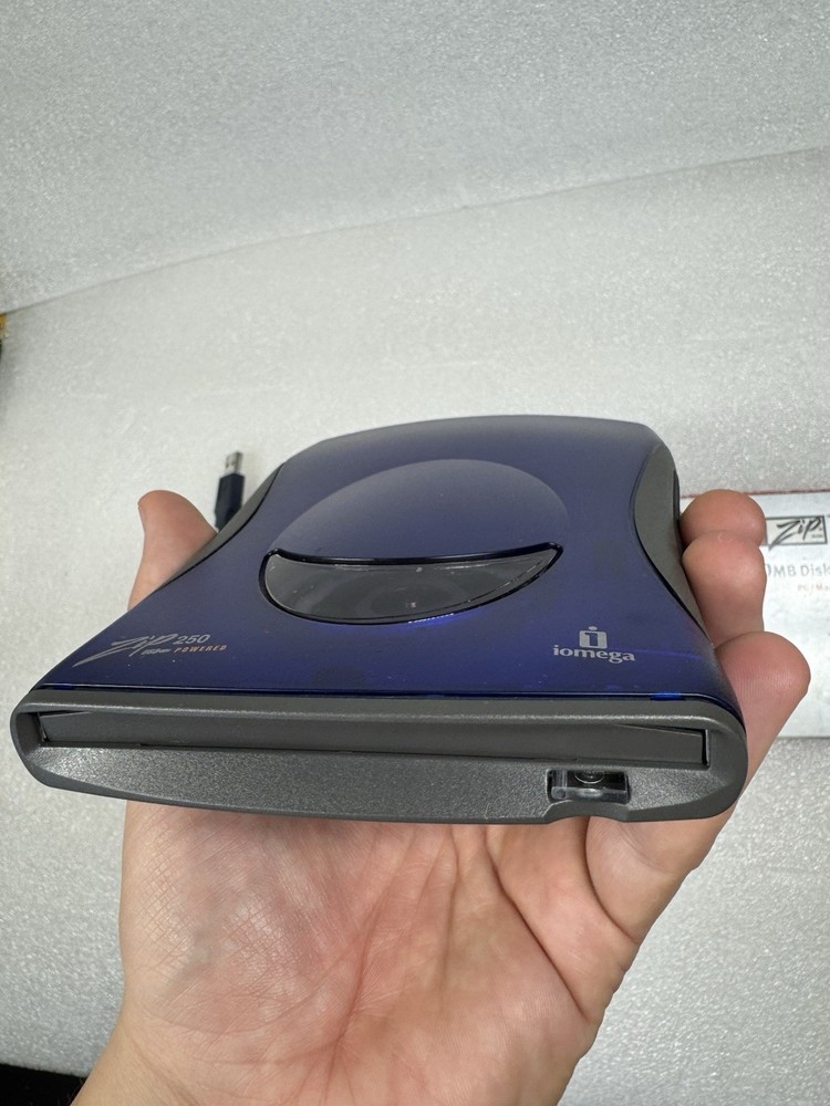 iOmega Zip 250 250MB (USB Powered) PC & Mac External Zip Drive Bundle - Working!