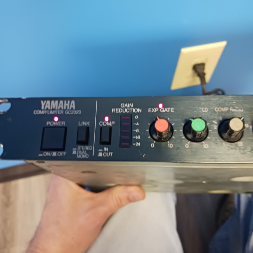 Yamaha GC2020 2-Channel Stereo Compressor Limiter Rackmount Dynamic Processor