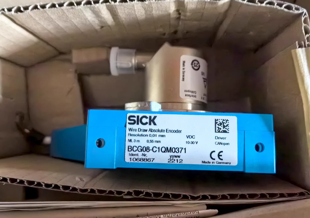 1pcs SICK BCG08-C1QM0371 1068867 Pull Cord Encoder