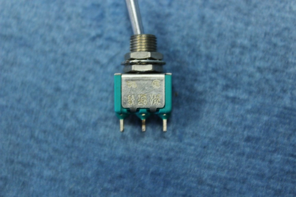 New Eaton Toggle Switch 9140 125-250VAC