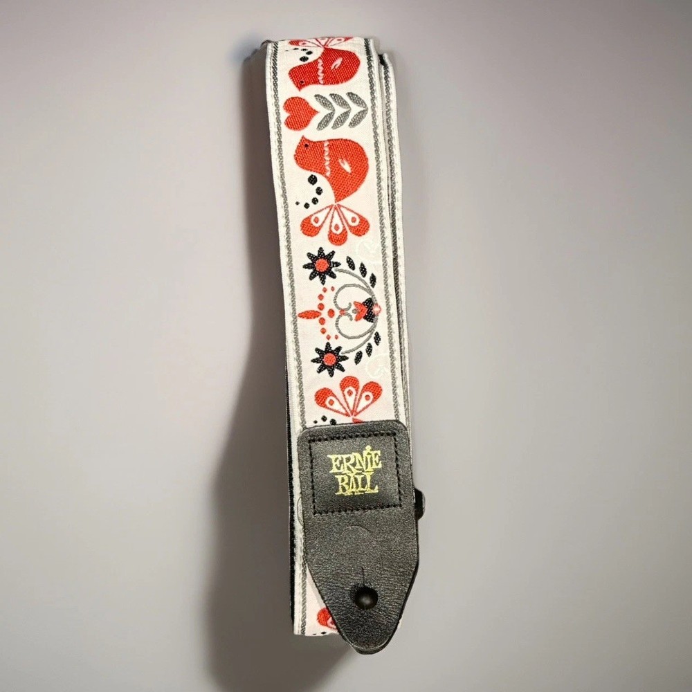 Ernie Ball | Red Bird Winter | Classic Guitar Strap
