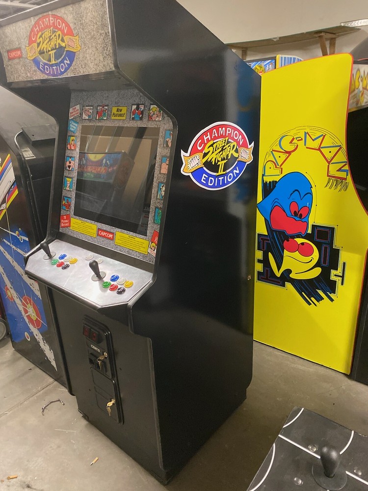 STREET FIGHTER II ARCADE MACHINE by CAPCOM (Excellent Condition)