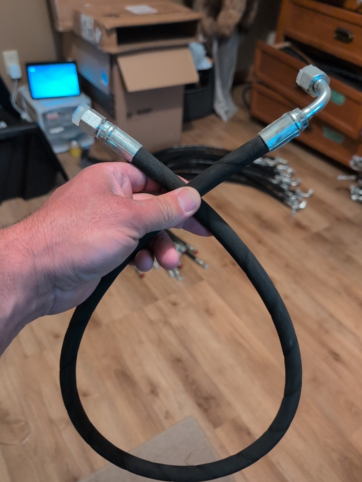 Agt Miva Chinese Mini Excavator Hydraulic Hose M14x1.5 X 36" One End 90° One Str