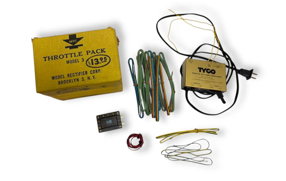 TYCO Trains HO Scale Model Train Hobby Transformer Controller #899V + Throttle P