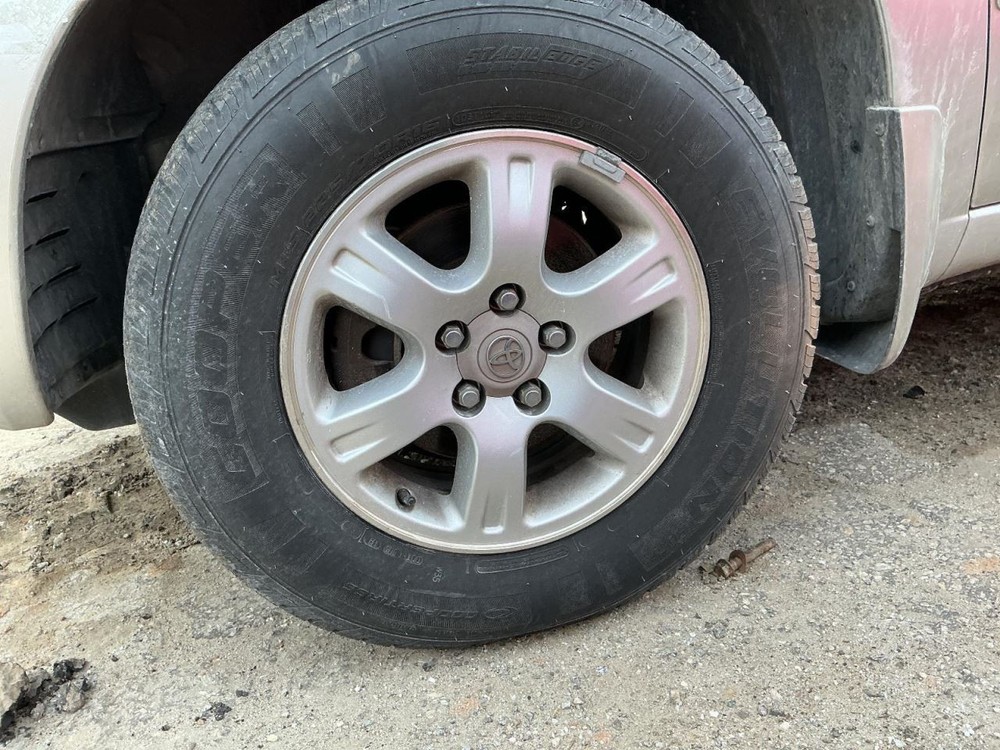 HIGHLANDR 2002 Glove Box 4906747