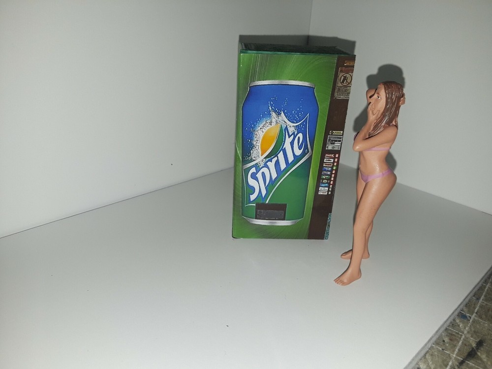 Sprite  Pop Machine 1:24 & 1:25 Scale For Diorama Accessory Items
