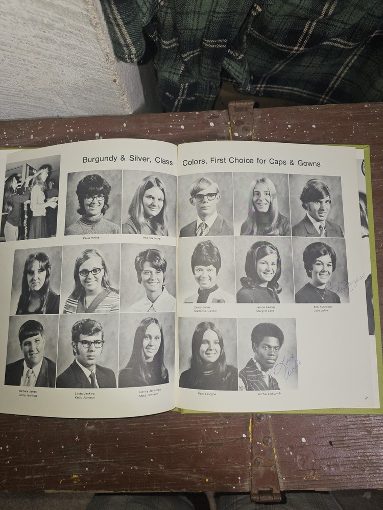 1972 Knobna Yearbook Knob Noster MO Signed