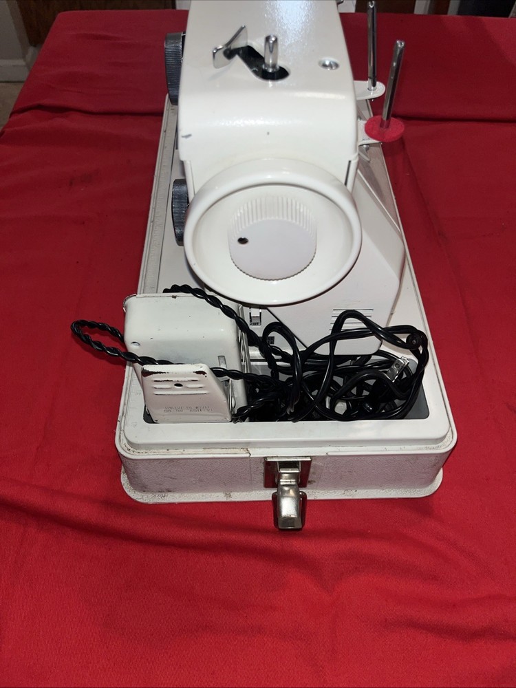 Belvedere Adler Model 555SS Sewing Machine Running Possible Problem See Descript