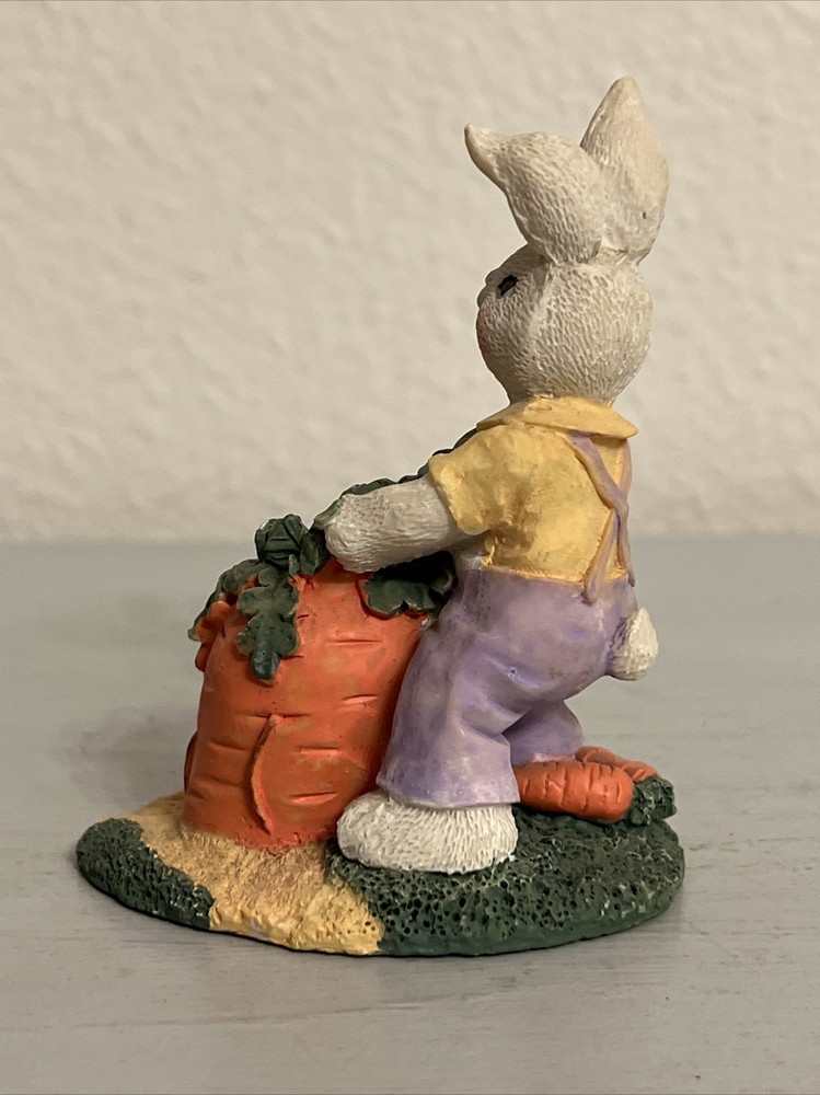 Carrot Patch Collection White Bunny Statue Figurine (Pre-Owned)