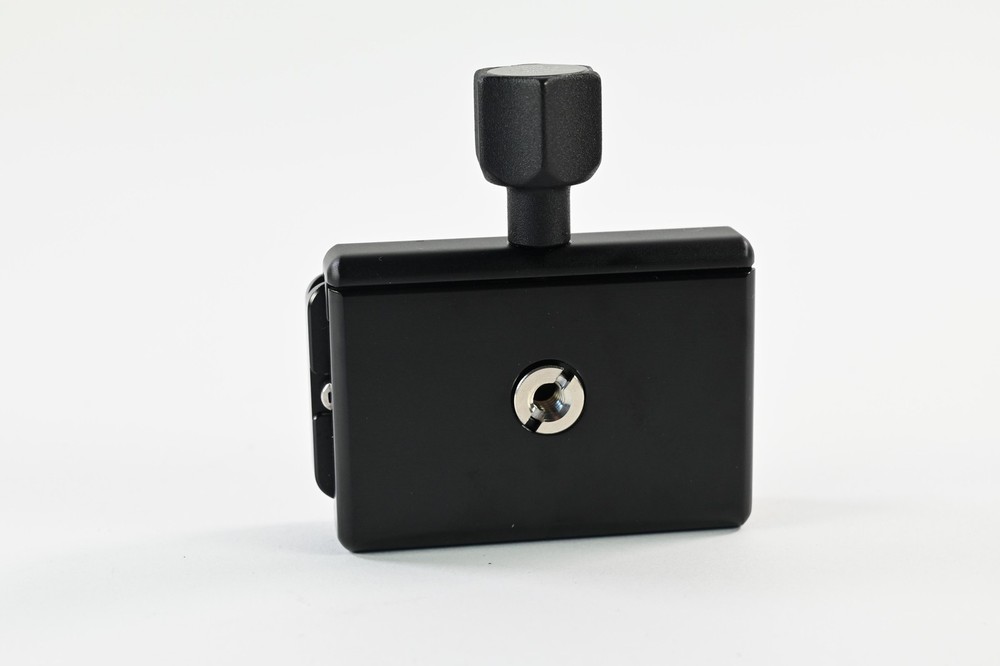 Induro QRT70 Quick Release Adapter #G240
