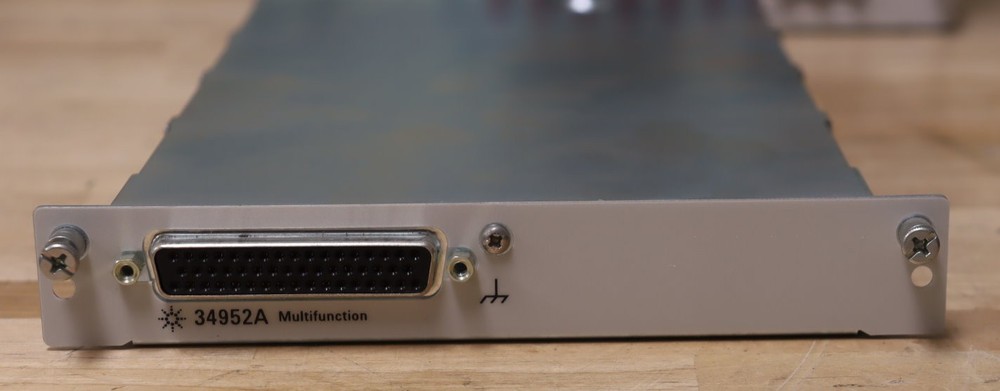 Keysight 34952A Multifunction Module w/32-bit DIO, 2-ch D/A & Totalizer  34980A
