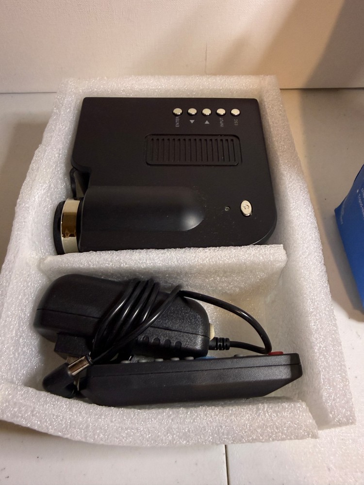 LED Entertainment Projector LCD Image System Portable Mini NEW