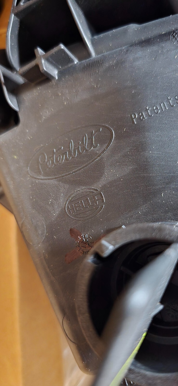 PACCAR New OEM Peterbilt 579 LH Driver Headlight Headlamp P54-6196-100