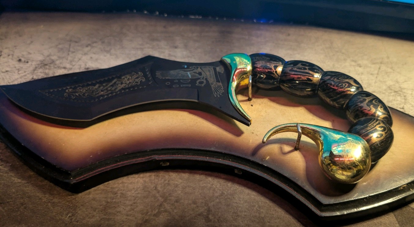 Collectable Fantasy Knife Wall Wooden Display Plaque Art Decoration Eagle