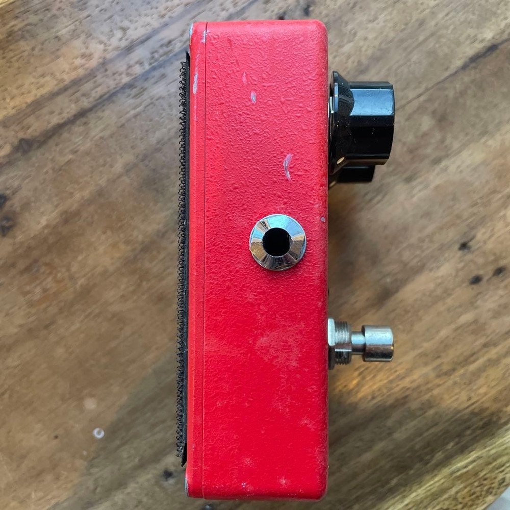 MXR dyna comp guitar effector