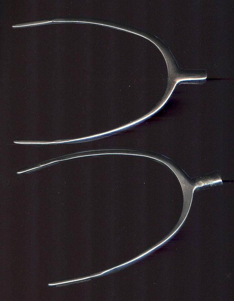 Equestrian Spur 2.5" opening plain chrome