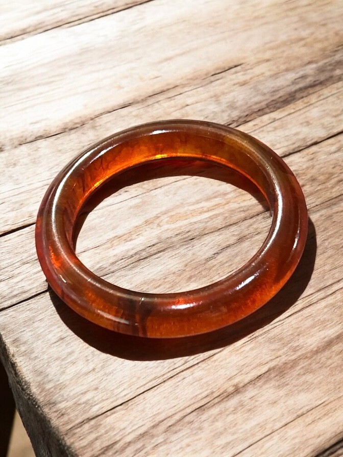 VTG Bakelite Apple Juice bangle Tested