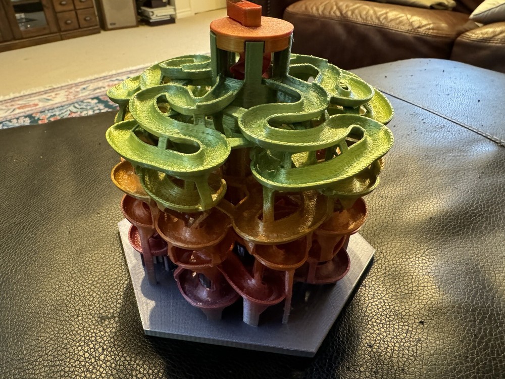 3D Printed Marble Run Machine