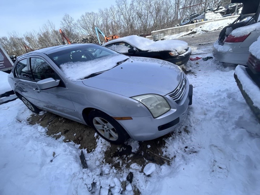 FUSION 2006 Glove Box 1487802