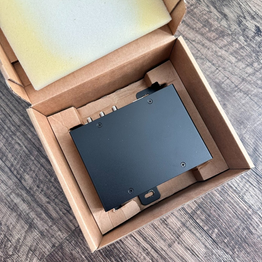 Advantech SmartFlex Industrial Cellular Router BB-BL30510030