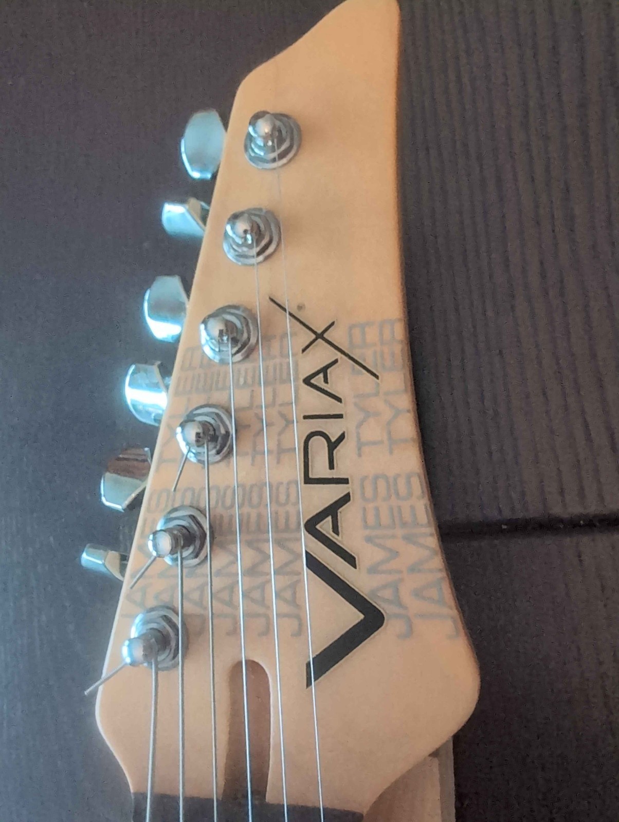 LINE 6 JTV-69 James Tyler Variax Metallic Red w/ Peripherals & Accessories