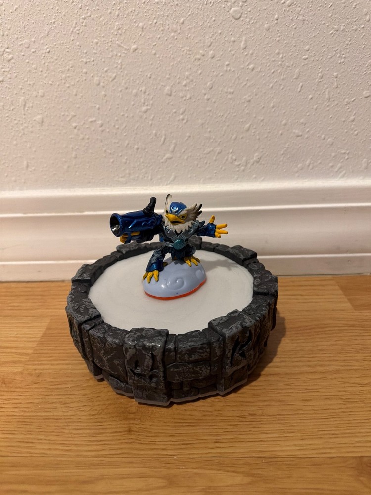 Skylanders Giant Figures | 14 pieces total | Read description
