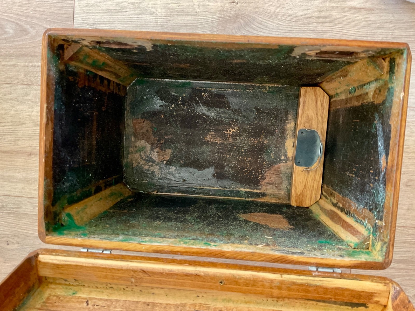 Refinished Singer Featherweight Carrying Case Only