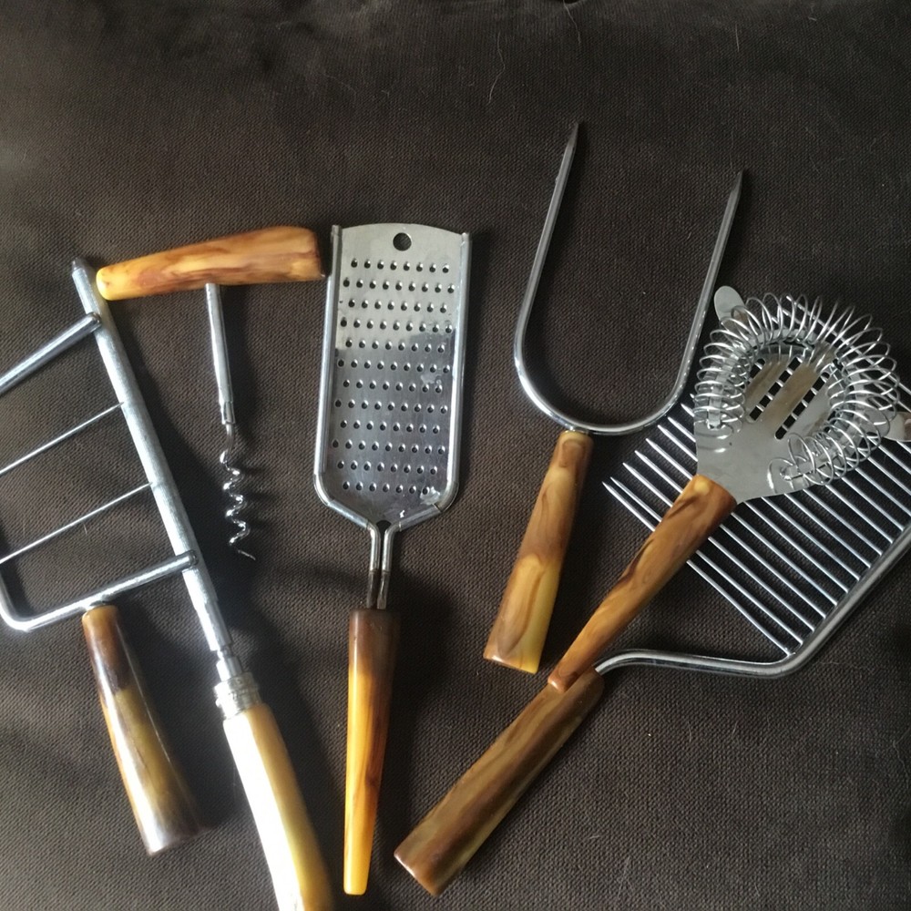 Vintage Bakelite 7 kitchen utensils