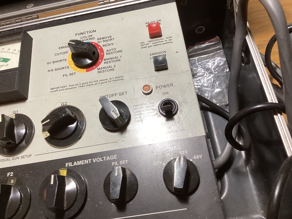 (RARE FIND!) SENCORE CR70 Beam Builder, Universal CRT Analyzer & Restorer Manual