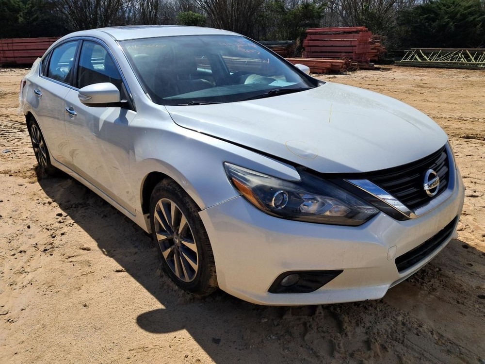 ALTIMA 2017 Glove Box 5000456