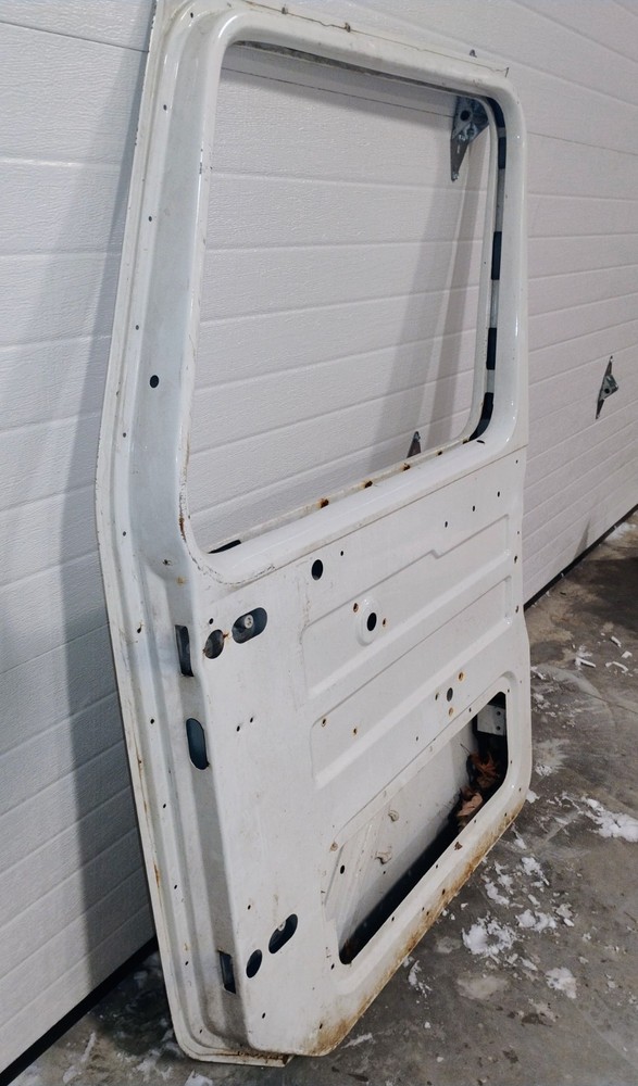 International Navistar Right Side / Passenger Door Shell