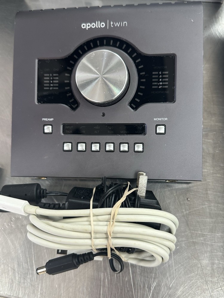 Universal Audio Apollo Twin MKII UAD 2 - Duo Core Thunderbolt Audio Interface