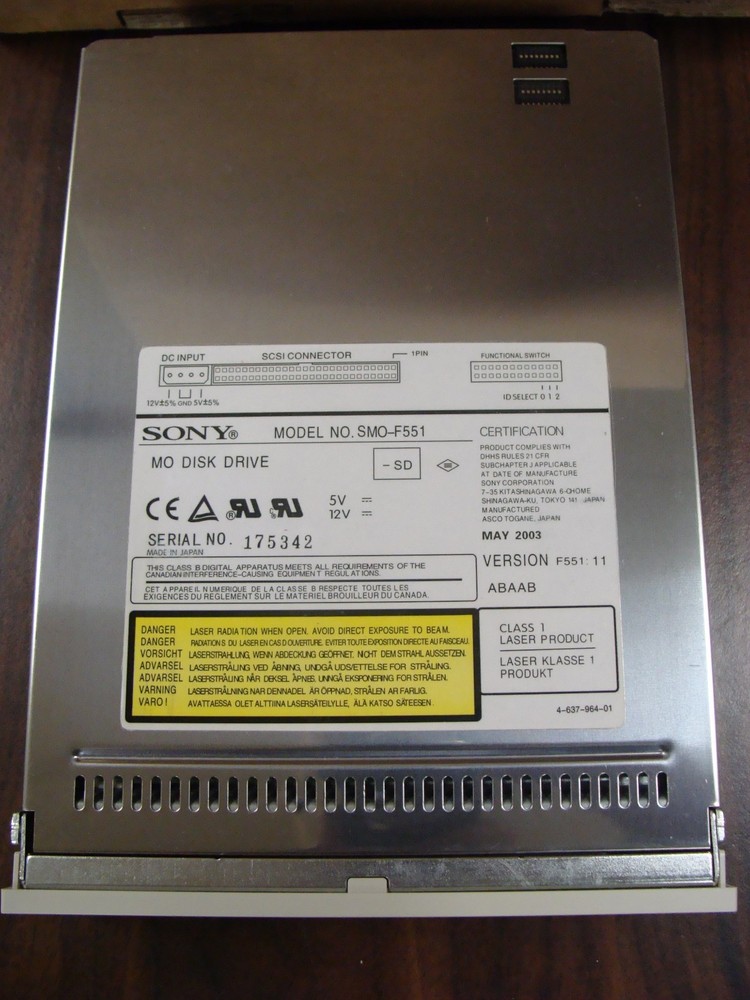 Sony RMO-S551SD External SCSI MO Drive 5.2GB