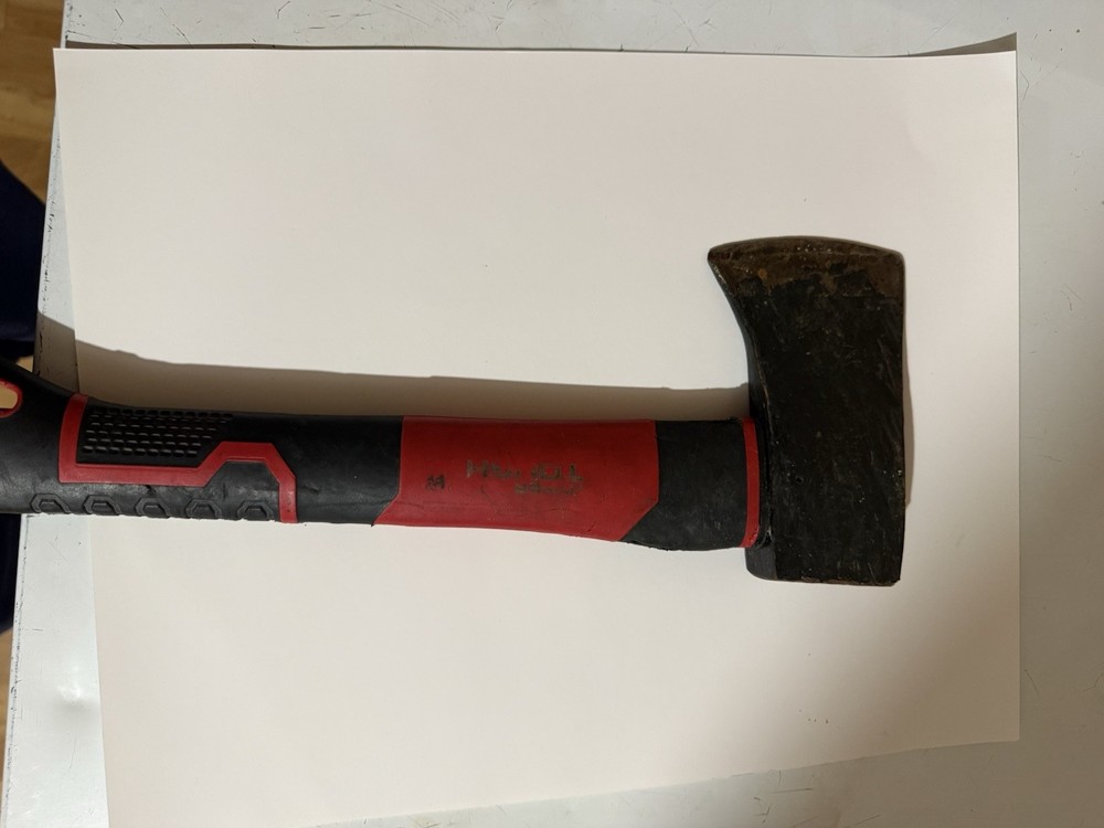 HATCHET NEW HYPER TOUGH 1.25 LB  AXE.